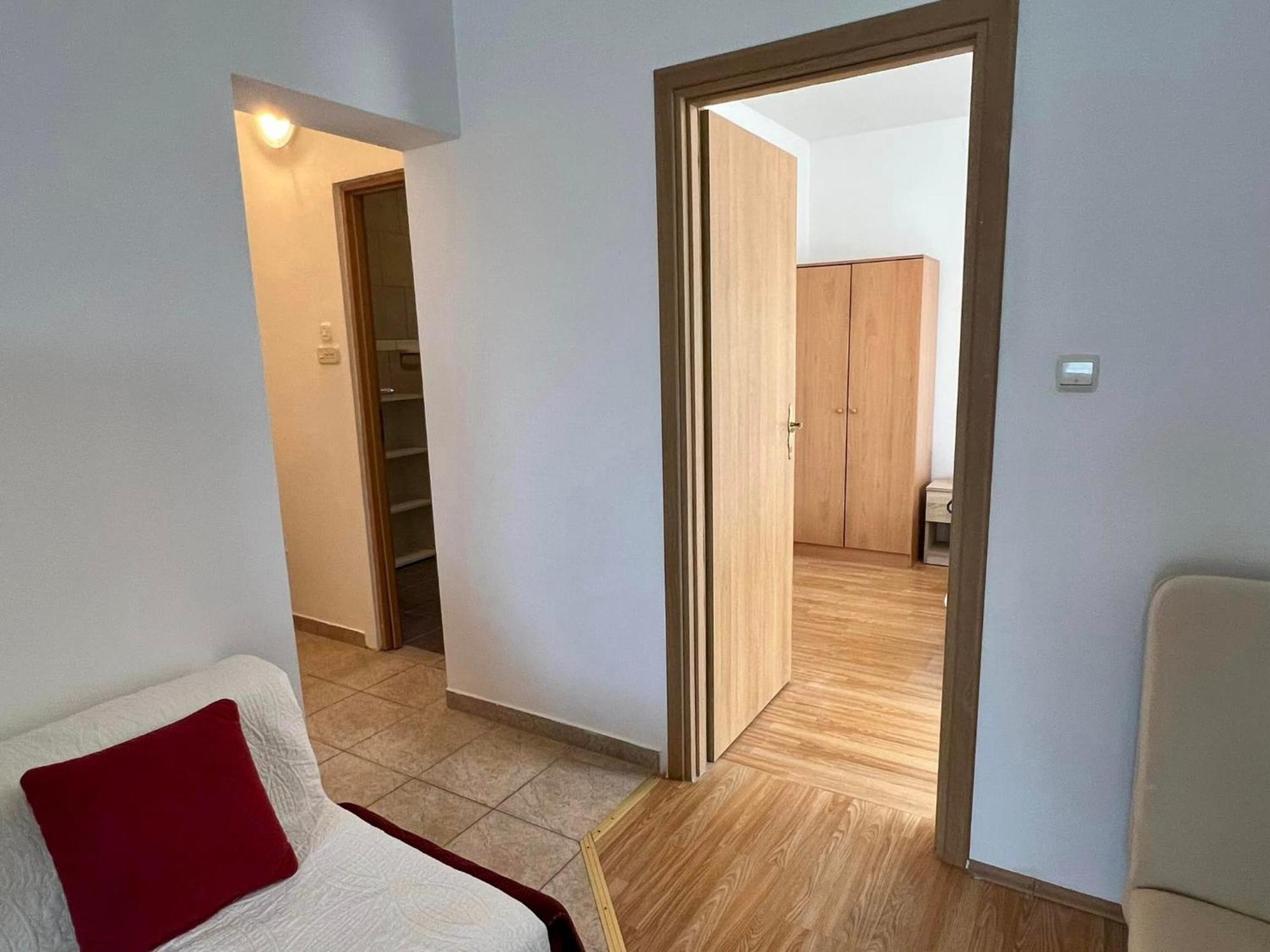 Apartments Monika ビビニェ エクステリア 写真